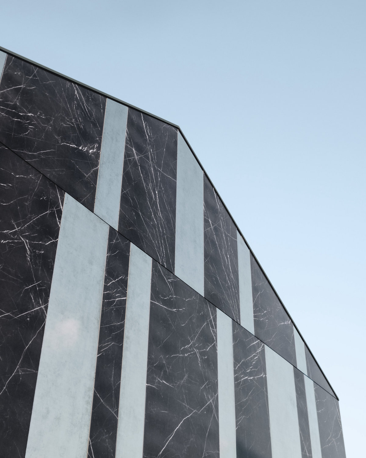 icg-dys-_-_-_-_-amb43-ventilated_facade_ariostea_showroom